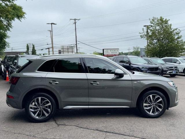 Photo of 2023 Chronos Gray Metallic Audi Q5