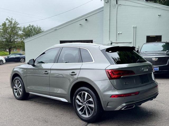 Photo of 2023 Chronos Gray Metallic Audi Q5