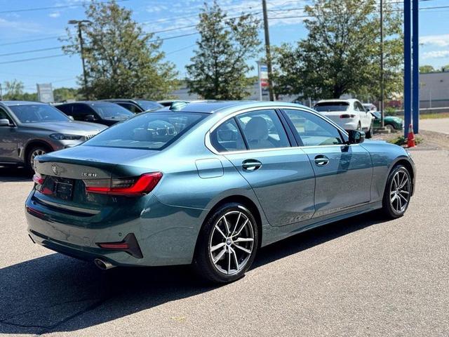Photo of 2021 Blue Ridge Mountain Metallic BMW 330