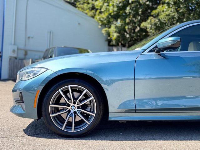 Photo of 2021 Blue Ridge Mountain Metallic BMW 330