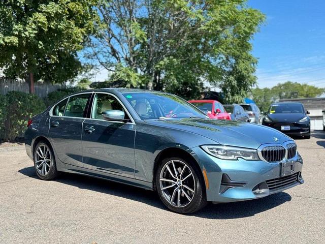 Photo of 2021 Blue Ridge Mountain Metallic BMW 330