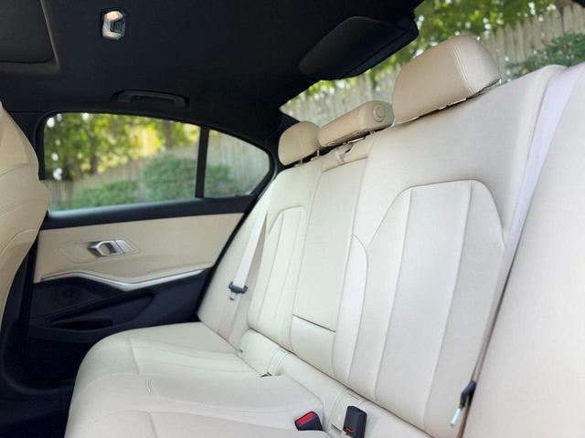 Photo of 2021 Blue Ridge Mountain Metallic BMW 330