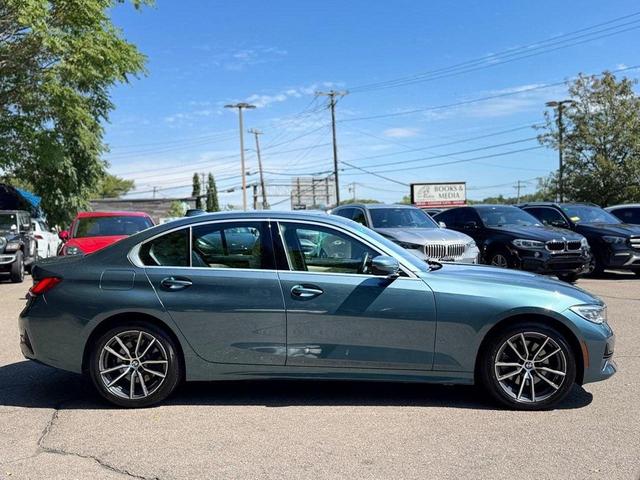 Photo of 2021 Blue Ridge Mountain Metallic BMW 330