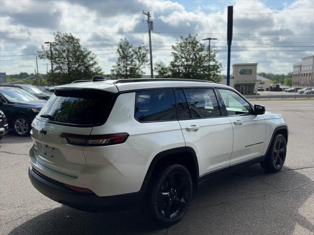 Photo of 2021 Bright White Clearcoat Jeep Grand Cherokee L