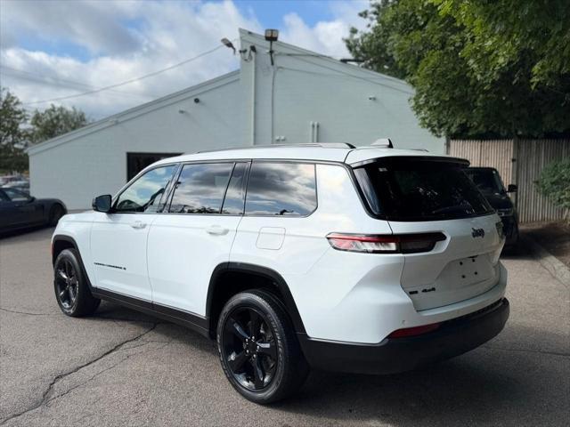 Photo of 2021 Bright White Clearcoat Jeep Grand Cherokee L