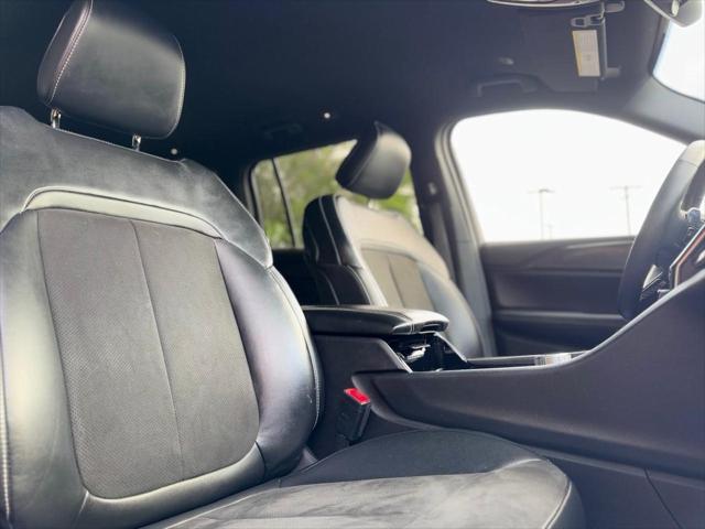 Photo of 2021 Bright White Clearcoat Jeep Grand Cherokee L