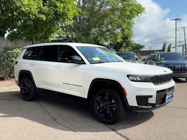 Photo of 2021 Bright White Clearcoat Jeep Grand Cherokee L