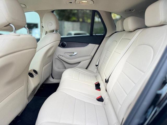 Photo of 2021 Black Mercedes-Benz GLC 300