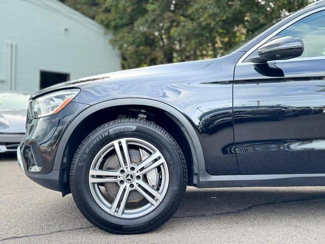 Photo of 2021 Black Mercedes-Benz GLC 300