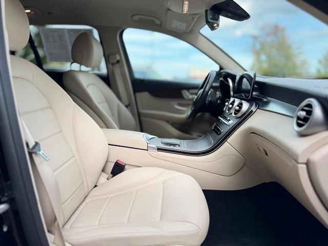 Photo of 2021 Black Mercedes-Benz GLC 300