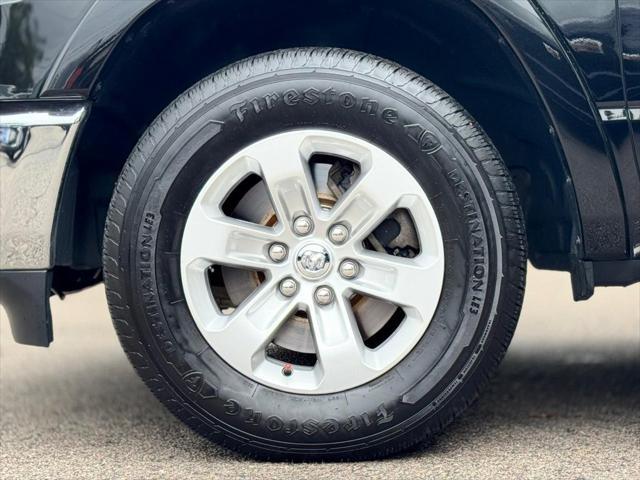 Photo of 2021 Diamond Black Crystal Pearlcoat RAM 1500