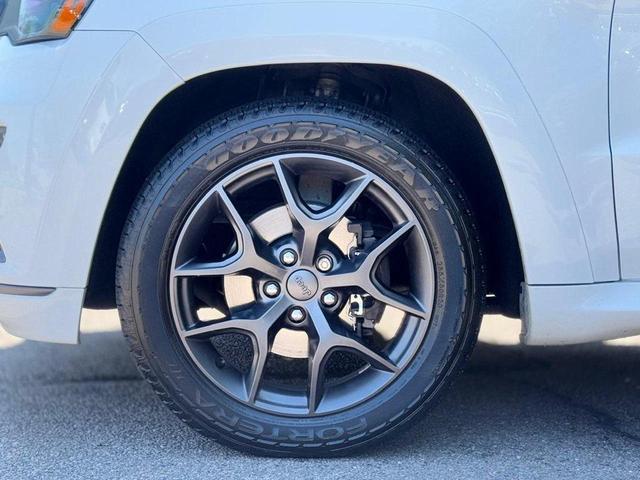 Photo of 2019 Bright White Clearcoat Jeep Grand Cherokee