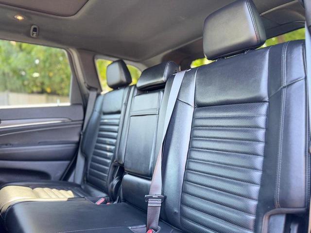 Photo of 2019 Bright White Clearcoat Jeep Grand Cherokee
