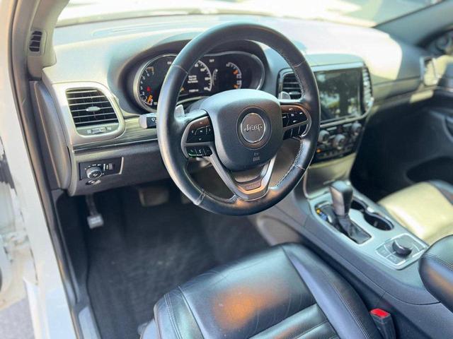 Photo of 2019 Bright White Clearcoat Jeep Grand Cherokee