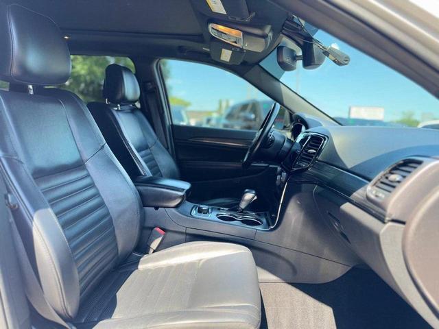 Photo of 2019 Bright White Clearcoat Jeep Grand Cherokee