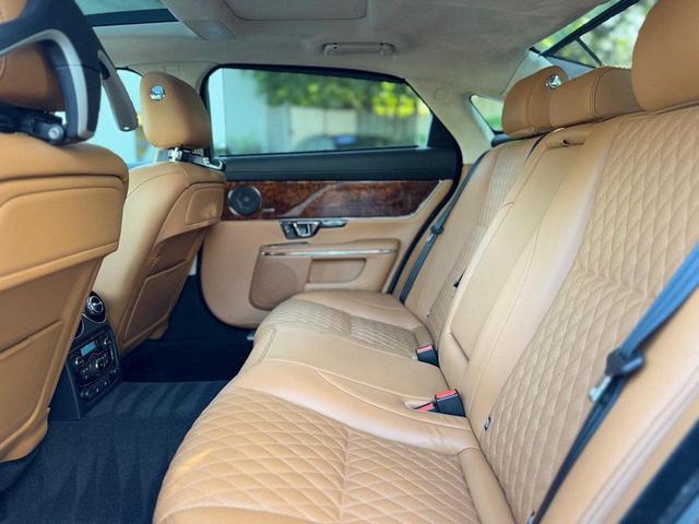 Photo of 2019 Black Jaguar XJ