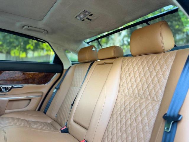 Photo of 2019 Black Jaguar XJ