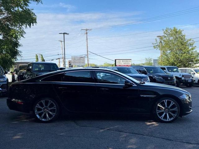 Photo of 2019 Black Jaguar XJ