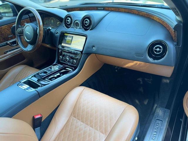 Photo of 2019 Black Jaguar XJ