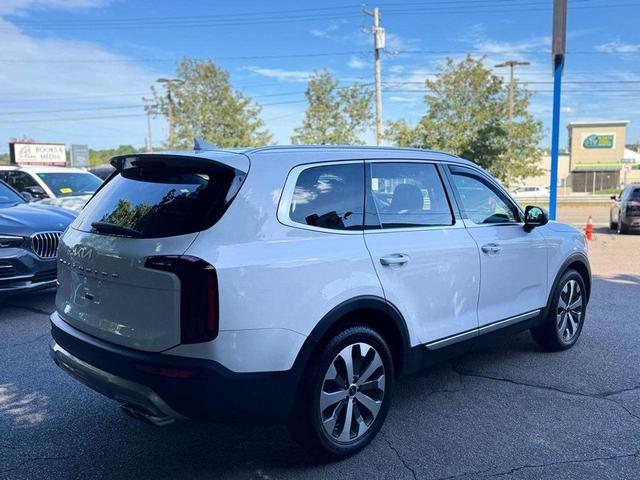 Photo of 2022 Glacial White Pearl Kia Telluride