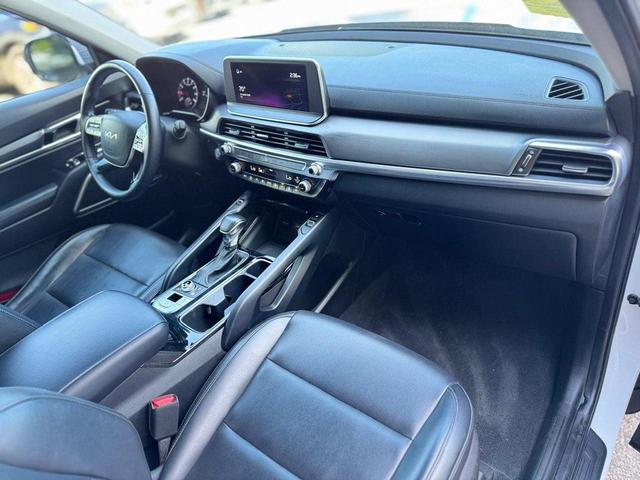Photo of 2022 Glacial White Pearl Kia Telluride