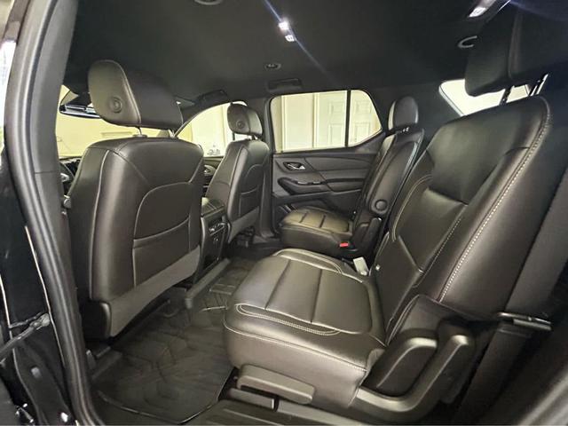 Photo of 2023 Mosaic Black Metallic Chevrolet Traverse