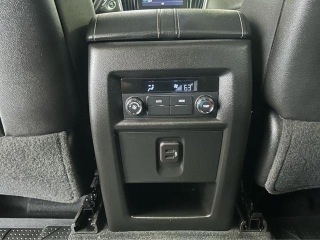 Photo of 2023 Mosaic Black Metallic Chevrolet Traverse