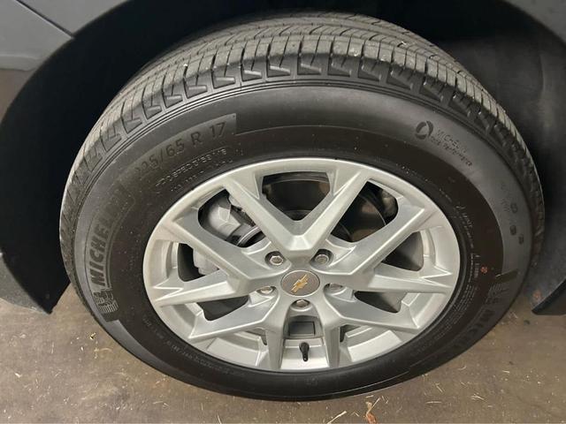 Photo of 2022 Mosaic Black Metallic Chevrolet Equinox