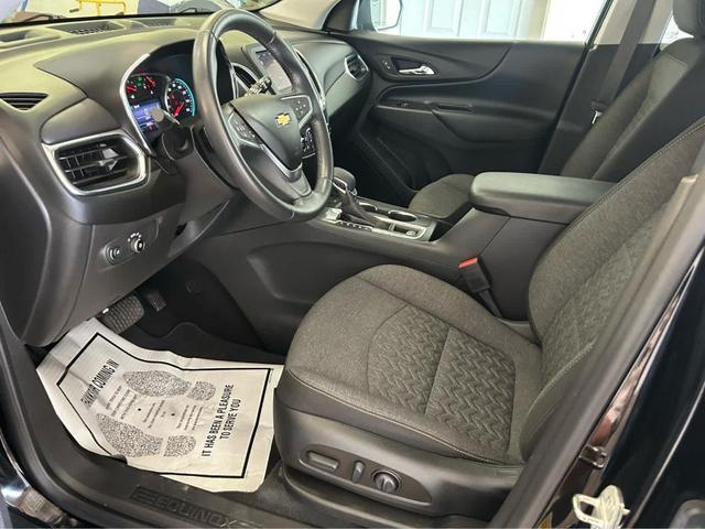 Photo of 2022 Mosaic Black Metallic Chevrolet Equinox