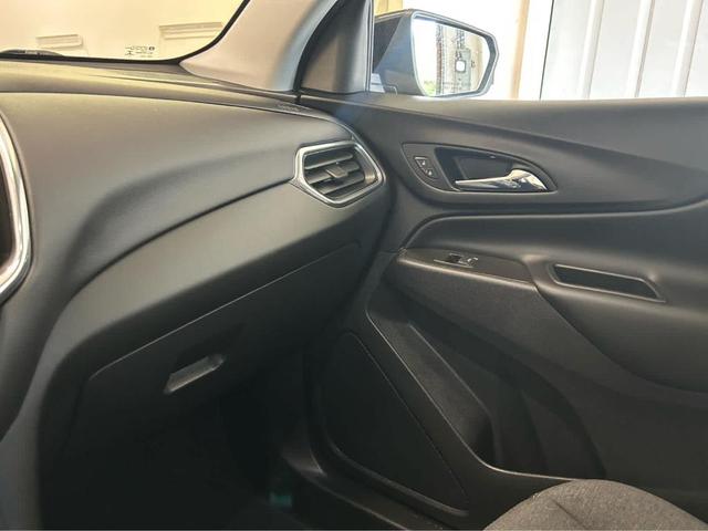 Photo of 2022 Mosaic Black Metallic Chevrolet Equinox