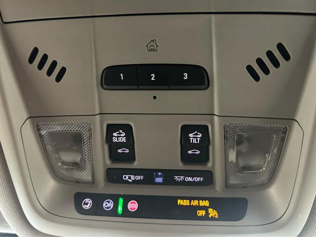 Photo of 2023 Summit White GMC Acadia