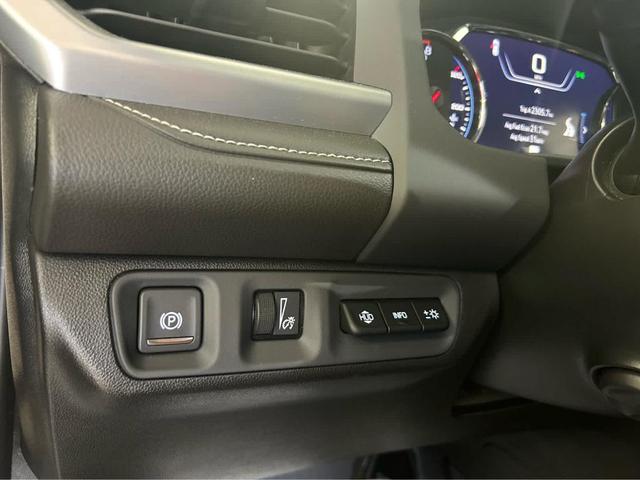 Photo of 2023 Summit White GMC Acadia