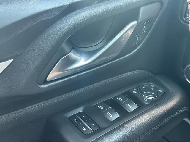 Photo of 2022 Onyx Black GMC Yukon