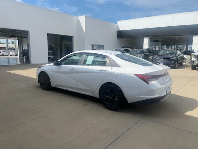 Photo of 2023 Lunar White Hyundai ELANTRA HEV