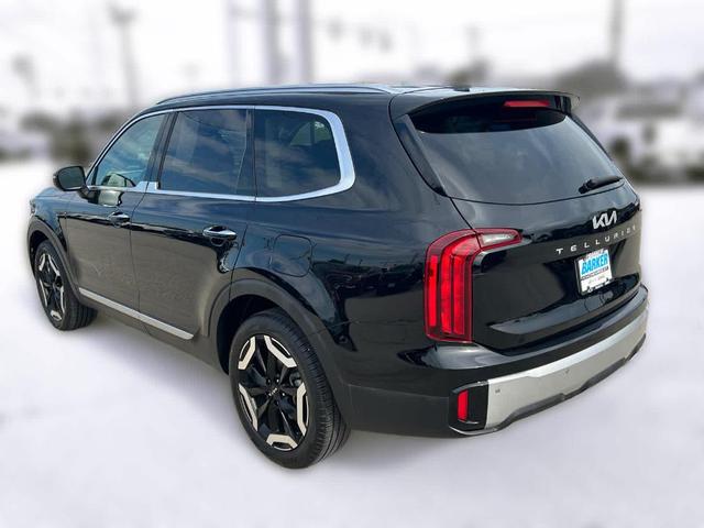 Photo of 2024 Ebony Black Kia Telluride