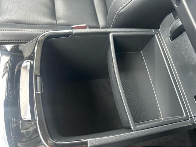 Photo of 2024 Ebony Black Kia Telluride
