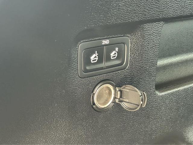 Photo of 2024 Ebony Black Kia Telluride