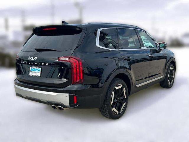 Photo of 2024 Ebony Black Kia Telluride