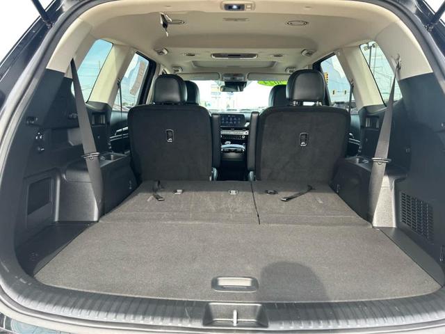 Photo of 2024 Ebony Black Kia Telluride