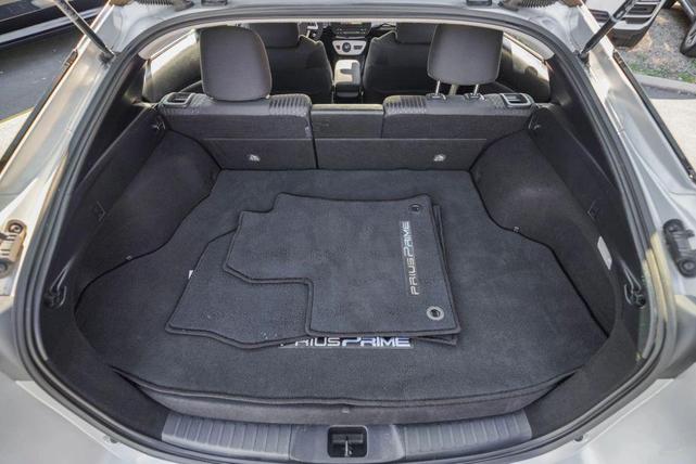 Photo of 2019 Silver Toyota Prius Prime