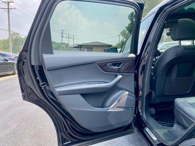 Photo of 2020 Black Audi Q7