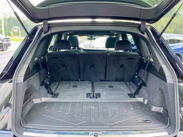 Photo of 2020 Black Audi Q7