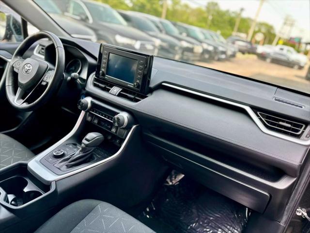 Photo of 2020 Black Toyota RAV4 Hybrid