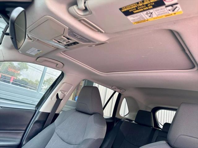 Photo of 2020 Black Toyota RAV4 Hybrid