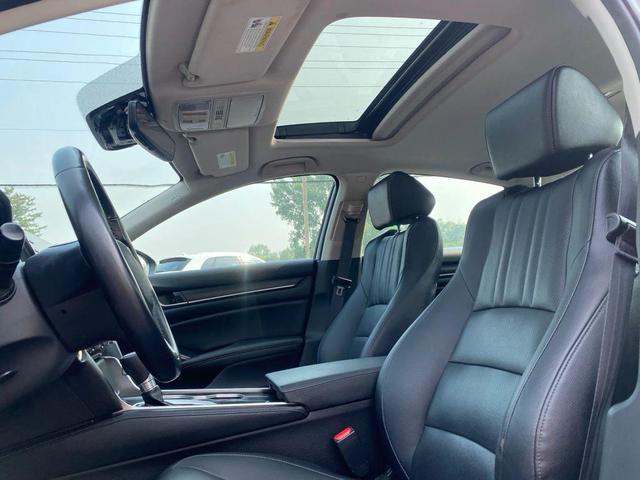 Photo of 2022 Gray Honda Accord
