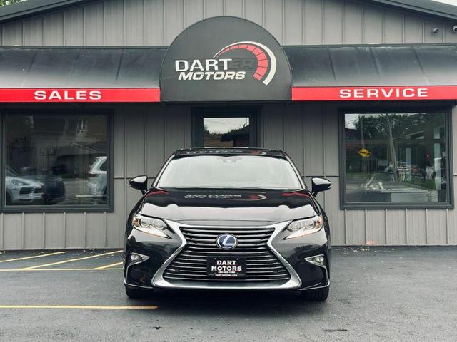 Photo of 2017 Black Lexus ES 300h