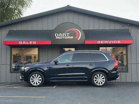Photo of 2017 dark blue Volvo XC90