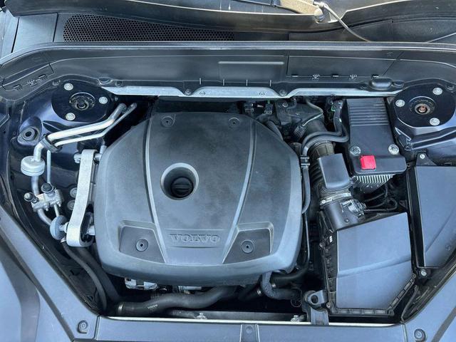 Photo of 2017 dark blue Volvo XC90