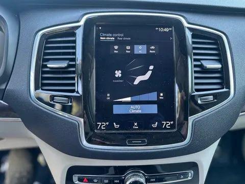 Photo of 2017 dark blue Volvo XC90