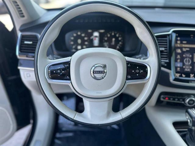 Photo of 2017 dark blue Volvo XC90